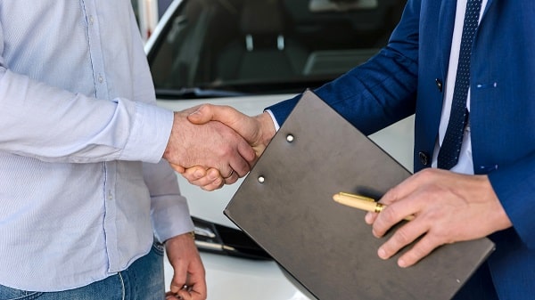 Common Financial Mistakes to avoid when Buying a Car in the UAE