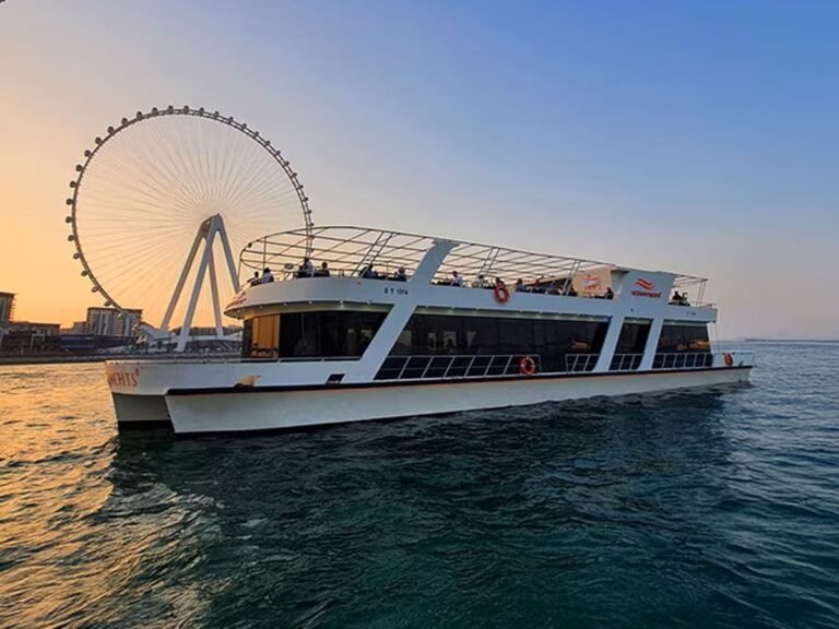 Emirates Airlines Offers Free Dubai Cruise & Attraction Ticket