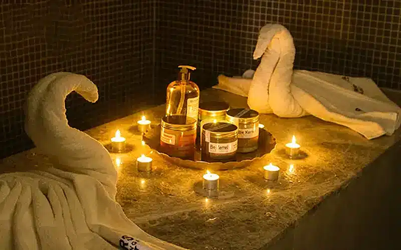 Mirrors Beauty Lounge